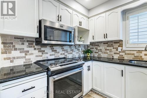 2446 Overton Drive, Burlington, ON - Indoor Photo Showing Kitchen With Upgraded Kitchen