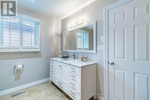 2446 Overton Drive, Burlington, ON - Indoor Photo Showing Bathroom