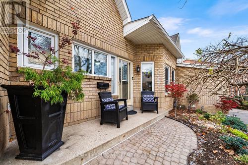 15 - 2155 Duncaster Drive, Burlington, ON - Outdoor