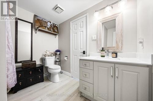 15 - 2155 Duncaster Drive, Burlington, ON - Indoor Photo Showing Bathroom