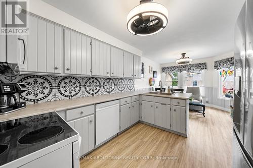 15 - 2155 Duncaster Drive, Burlington, ON - Indoor Photo Showing Kitchen With Double Sink