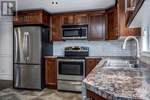 91 Hamilton Avenue, St John'S, NL - Indoor Photo Showing Kitchen With Double Sink With Upgraded Kitchen