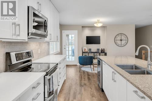 160 Portview Court, Kelowna, BC - Indoor Photo Showing Kitchen With Stainless Steel Kitchen With Double Sink