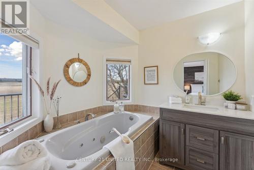 1434 Hwy 7A, Kawartha Lakes (Bethany), ON - Indoor Photo Showing Bathroom