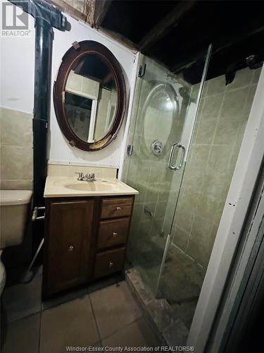 426 Bruce Avenue, Windsor, ON - Indoor Photo Showing Bathroom