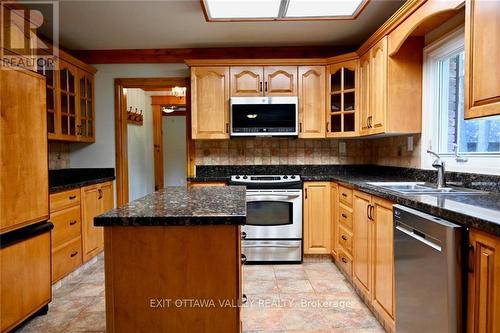 2062 Richmond Road, Beckwith, ON - Indoor Photo Showing Kitchen With Double Sink