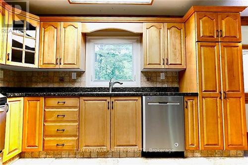 2062 Richmond Road, Beckwith, ON - Indoor Photo Showing Kitchen