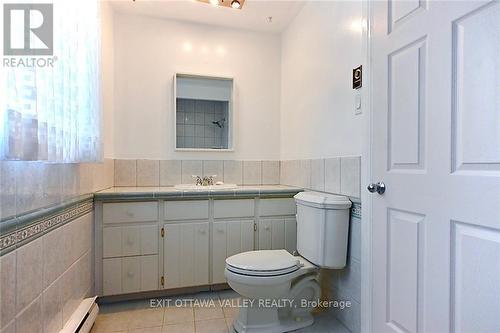 2062 Richmond Road, Beckwith, ON - Indoor Photo Showing Bathroom