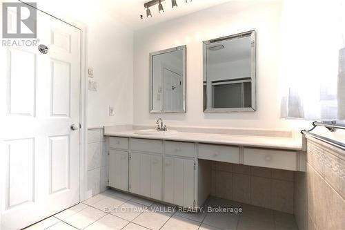 2062 Richmond Road, Beckwith, ON - Indoor Photo Showing Bathroom