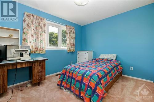 5989 Meadowglen Drive, Ottawa, ON - Indoor Photo Showing Bedroom