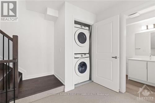 80 Cherry Blossom, Ottawa, ON - Indoor Photo Showing Laundry Room