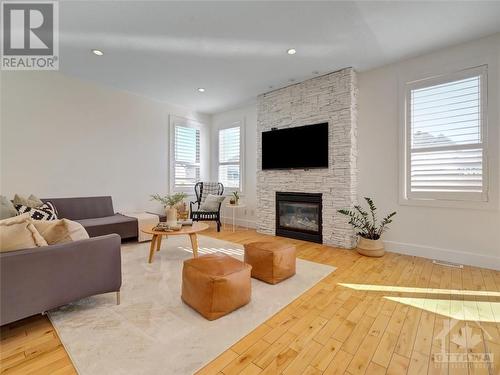 524 Bretby Crescent, Ottawa, ON - Indoor Photo Showing Living Room With Fireplace