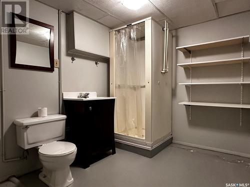 339 2Nd Avenue E, Melville, SK - Indoor Photo Showing Bathroom