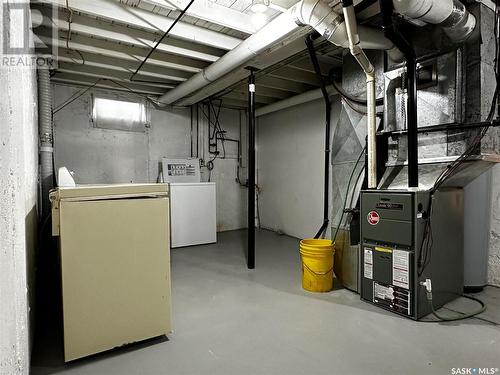 339 2Nd Avenue E, Melville, SK - Indoor Photo Showing Laundry Room