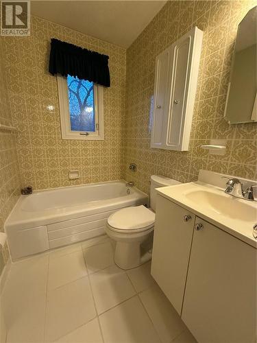 48 Second Avenue, Sudbury, ON - Indoor Photo Showing Bathroom