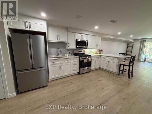 7664 Green Vista Gate, Niagara Falls (220 - Oldfield), ON - Indoor Photo Showing Kitchen With Stainless Steel Kitchen