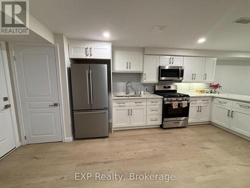 7664 Green Vista Gate, Niagara Falls (220 - Oldfield), ON - Indoor Photo Showing Kitchen