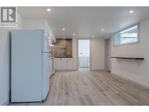 Nice bright space - 3600 13 Street, Vernon, BC 