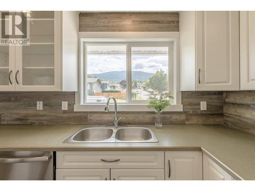 Handy double sink - 3600 13 Street, Vernon, BC 