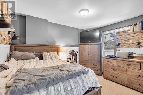 23-25 Duncan Street, Quinte West, ON - Indoor Photo Showing Bedroom