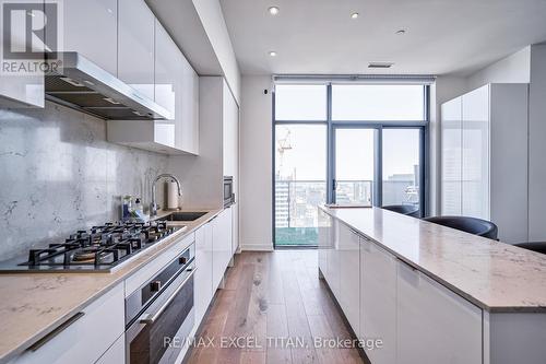 Uph02 - 20 Lombard Street, Toronto, ON - Indoor Photo Showing Kitchen With Upgraded Kitchen