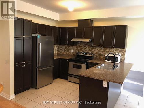 82 Silkgrove Terrace, Markham, ON - Indoor Photo Showing Kitchen With Double Sink