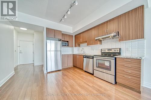 617 - 99 South Town Centre Boulevard, Markham, ON - Indoor Photo Showing Kitchen With Stainless Steel Kitchen