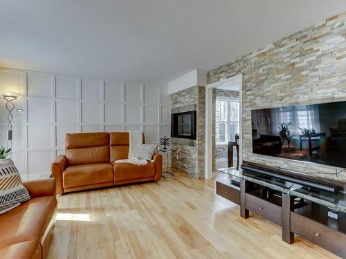 Living room - 252 Rue Édouard-Drouin, Saint-Jérôme, QC - Indoor Photo Showing Living Room