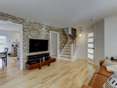 Living room - 252 Rue Édouard-Drouin, Saint-Jérôme, QC - Indoor Photo Showing Living Room