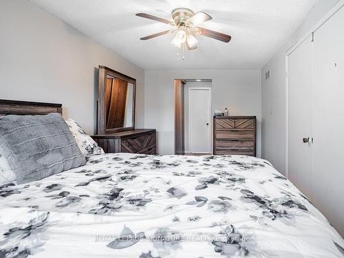 2103 Theoden Crt, Pickering, ON - Indoor Photo Showing Bedroom