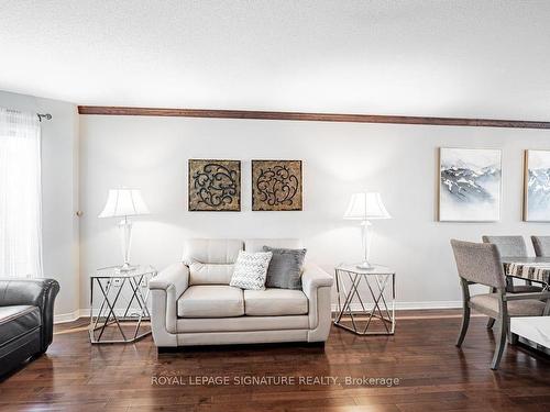 2103 Theoden Crt, Pickering, ON - Indoor Photo Showing Living Room