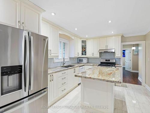 31 Liscombe Rd, Toronto, ON - Indoor Photo Showing Kitchen With Double Sink With Upgraded Kitchen