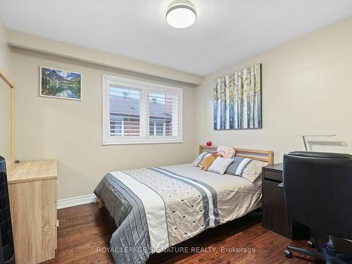 31 Liscombe Rd, Toronto, ON - Indoor Photo Showing Bedroom