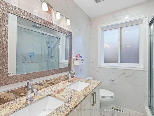 31 Liscombe Rd, Toronto, ON - Indoor Photo Showing Bathroom