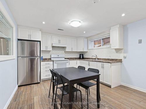 31 Liscombe Rd, Toronto, ON - Indoor Photo Showing Kitchen