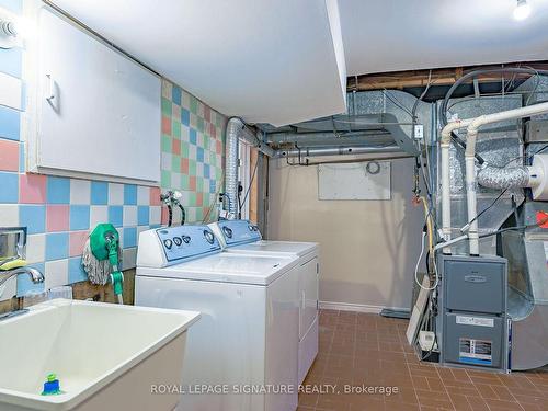 31 Liscombe Rd, Toronto, ON - Indoor Photo Showing Laundry Room