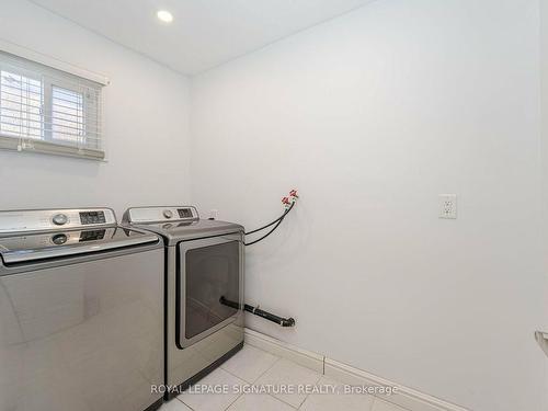 36 Smye Crt, Brampton, ON - Indoor Photo Showing Laundry Room