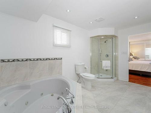 36 Smye Crt, Brampton, ON - Indoor Photo Showing Bathroom