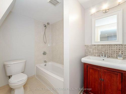 36 Smye Crt, Brampton, ON - Indoor Photo Showing Bathroom