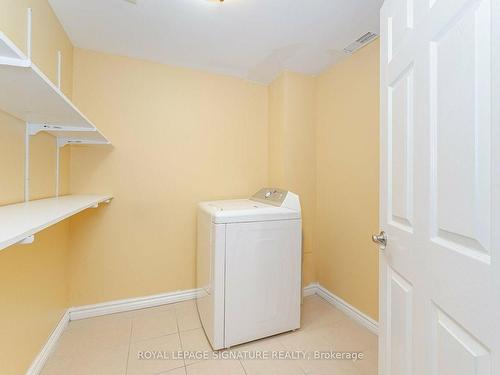 36 Smye Crt, Brampton, ON - Indoor Photo Showing Laundry Room