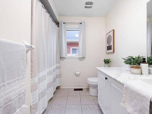 1074 Urell Way, Milton, ON - Indoor Photo Showing Bathroom