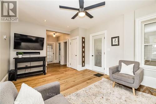 44 County Road 1 Road, Elizabethtown-Kitley, ON - Indoor Photo Showing Living Room