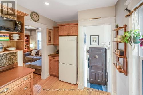 76 Euclid Avenue, London, ON - Indoor Photo Showing Kitchen