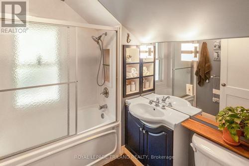 76 Euclid Avenue, London, ON - Indoor Photo Showing Bathroom