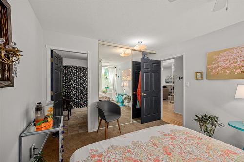 318-575 Sutherland Avenue, Kelowna, BC - Indoor Photo Showing Bedroom