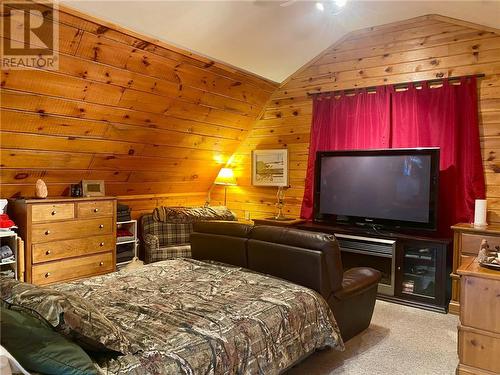 110 Champlain Trail, Westree, ON - Indoor Photo Showing Bedroom