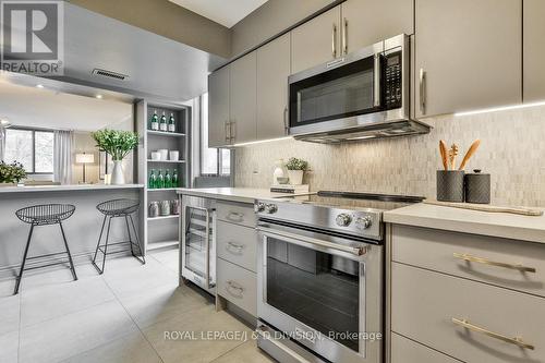 203 - 265 Poplar Plains Road, Toronto, ON - Indoor Photo Showing Kitchen With Upgraded Kitchen