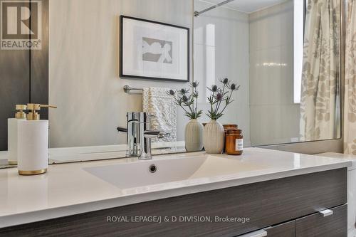 203 - 265 Poplar Plains Road, Toronto, ON - Indoor Photo Showing Bathroom