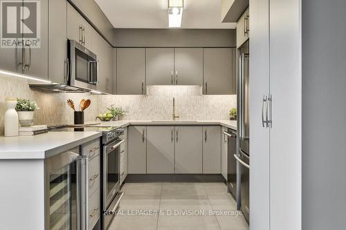 203 - 265 Poplar Plains Road, Toronto, ON - Indoor Photo Showing Kitchen With Upgraded Kitchen