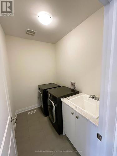 43 Auckland Drive, Whitby, ON - Indoor Photo Showing Laundry Room